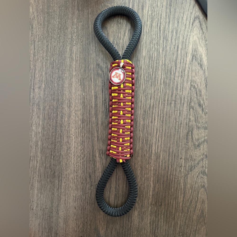 University of Minnesota Paracord handle for hydroflask travel mug